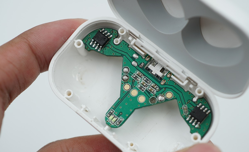 TWS耳機充電盒單片機方案產(chǎn)品圖-英銳恩科技